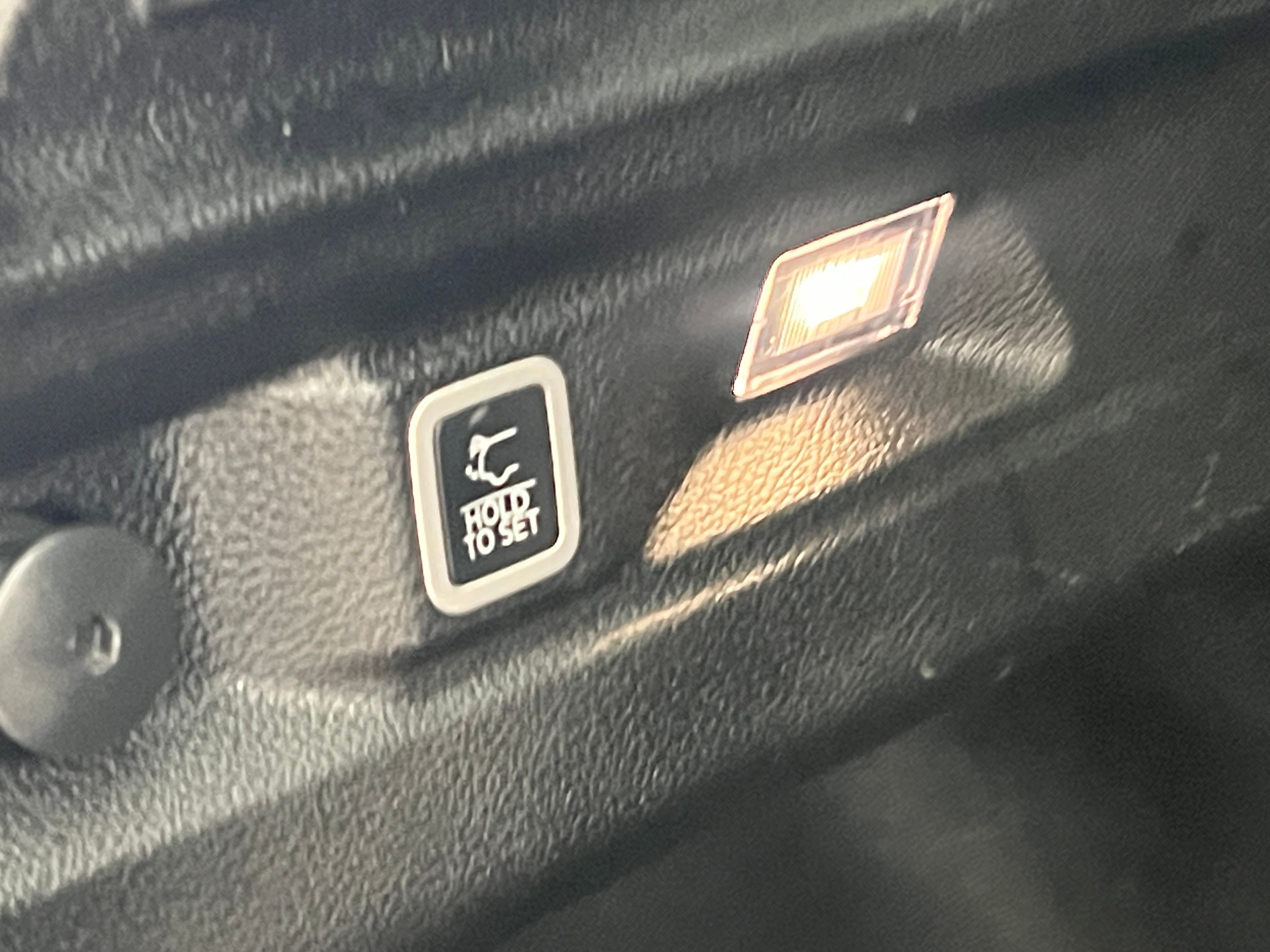 jeep grand cherokee l 2024 1C4RJKBG0R8541087 image jeep grand cherokee l 2024 1C4RJKBG0R8541087 image